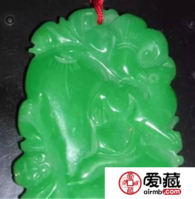翡翠造假层出不穷，外行小白别再被骗了！