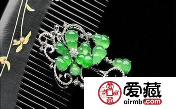 翡翠胸针如何佩戴会更优雅