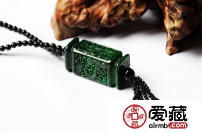 来自缅甸的天然翡翠项链