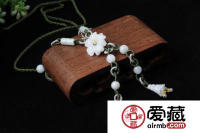 来自缅甸的天然翡翠项链