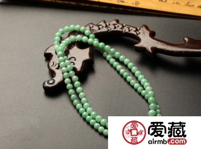 来自缅甸的天然翡翠项链