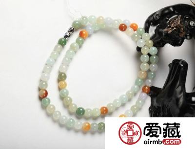 来自缅甸的天然翡翠项链