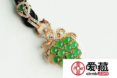 如何用翡翠葡萄挂件打造清新可爱风