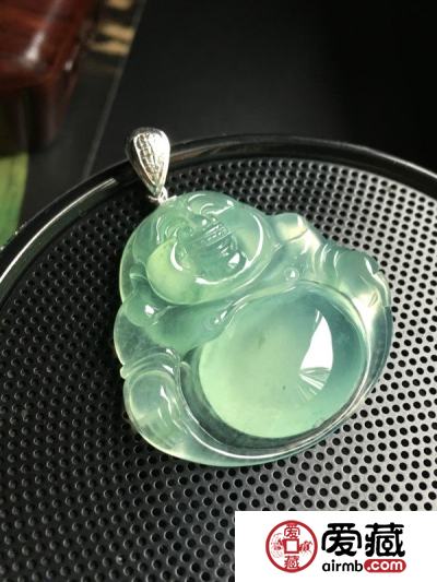 佩戴翡翠玉佛的好处，翡翠玉佛的寓意是什么