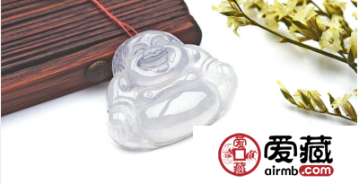 五招教你如何挑选翡翠笑佛吊坠，佩戴翡翠笑佛吊坠的好处