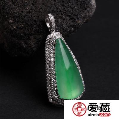 翡翠与K金镶嵌的艺术火花