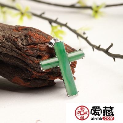 翡翠与K金镶嵌的艺术火花
