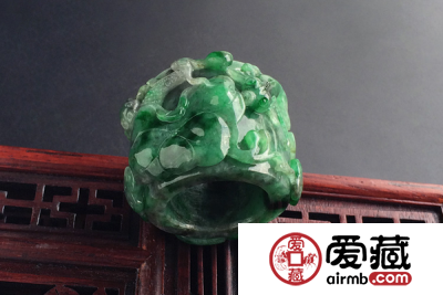 为什么达官显贵钟爱翡翠扳指