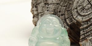翡翠玉佛吊坠价格一般多少