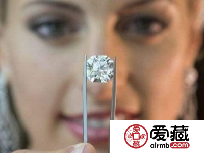 白钻和彩钻哪个值得投资　主要看这点