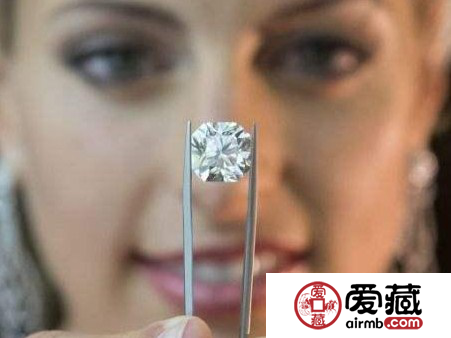 白鉆和彩鉆哪個值得投資　主要看這點