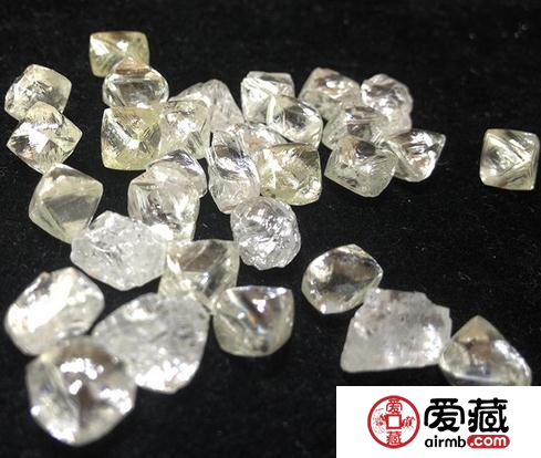 鉆石都能人工制造了　人工鉆石和天然鉆石有區(qū)別嗎