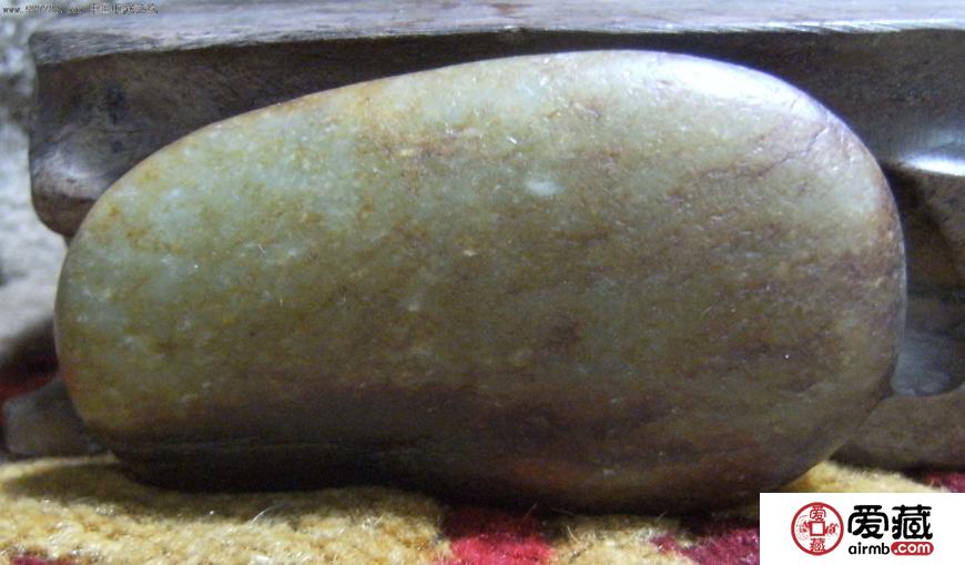 和田玉籽料原石的基本介绍　和田玉资料原石的鉴别方法