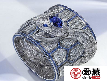 搭配蓝宝石和钻石的高级珠宝腕表，宝格丽的又一新作