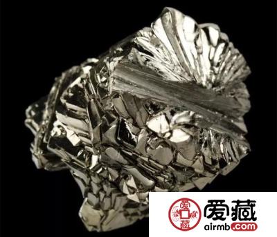 超越黄铂金的钛金凭什么成为珠宝玉石的最佳伴侣