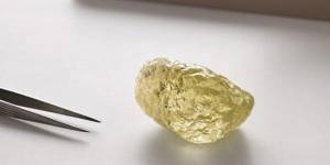 重522克拉 如鸡蛋大小的北美最大钻石
