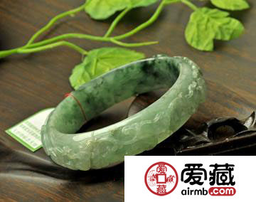為什么“素身”翡翠比“雕花”的好