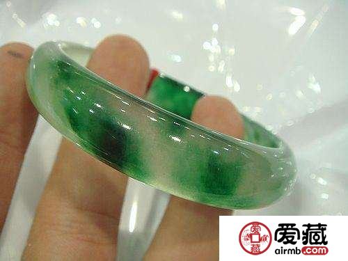 為什么B貨翡翠會(huì)褪色老化 翡翠褪色