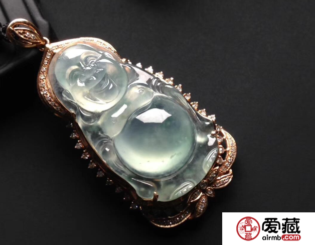 翡翠坐佛和站佛有什么區別 挑玉佛的技巧