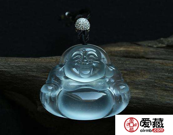 翡翠坐佛和站佛有什么區別 挑玉佛的技巧