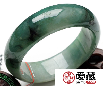 冰油青种翡翠手镯好不好 价格都很便宜吗