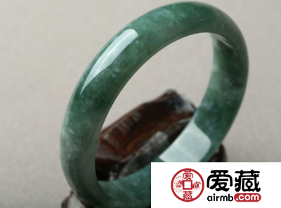 冰油青种翡翠手镯好不好 价格都很便宜吗