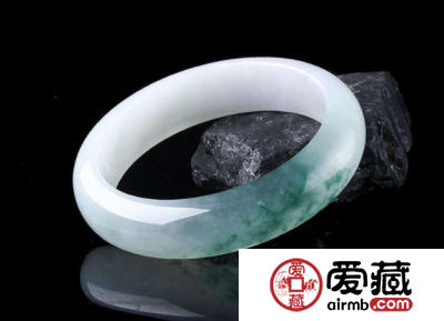 冰种翡翠的价格你了解吗 怎么评估它的价格