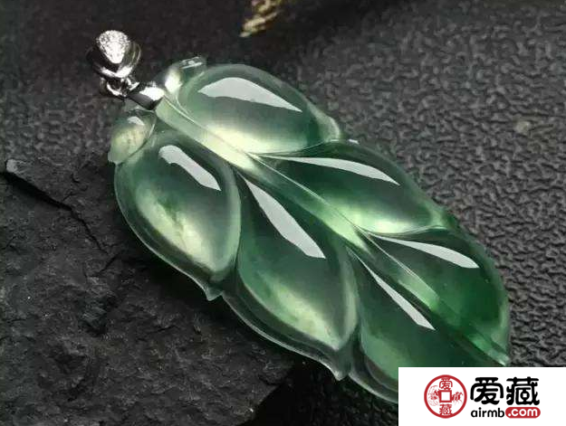冰种翡翠多少钱 冰种翡翠价格的决定因素有哪些