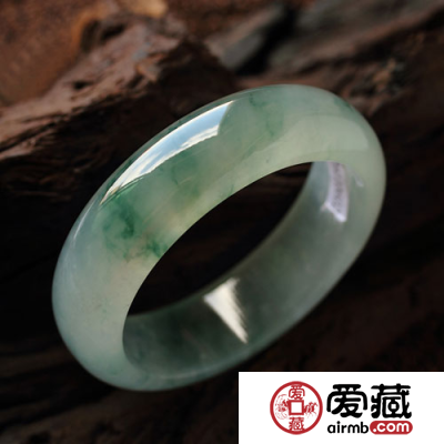 冰种翡翠如何鉴定 冰种翡翠手镯的价格