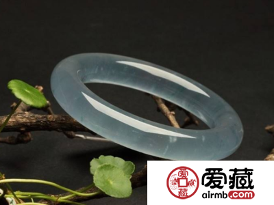 冰种翡翠镯子价格如何 挑选冰种手镯翡翠的方法