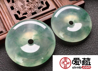 冰种飘花翡翠的价格贵吗 如何挑选好的飘花翡翠饰品