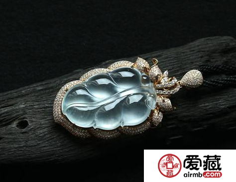 玻璃种翡翠的价格都很高 玻璃翡翠价格