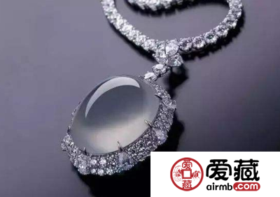 玻璃种翡翠的价格都很高 玻璃翡翠价格