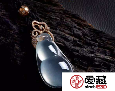 玻璃种翡翠的价格都很高 玻璃翡翠价格