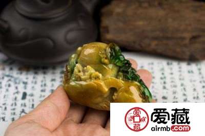 黄加绿翡翠为什么那么贵 财富和吉祥生命与活力集一身