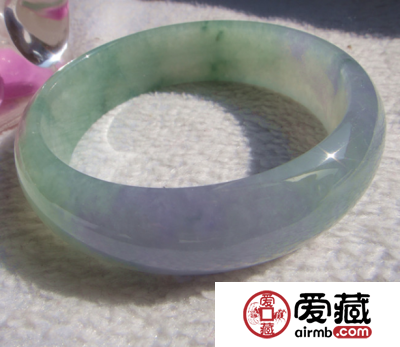 如何选购春带彩翡翠手镯 手镯选购技巧