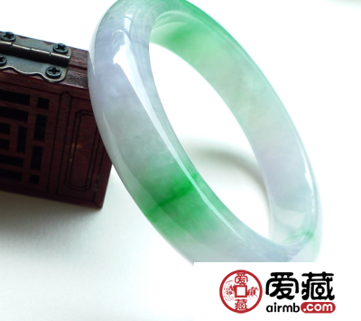 春带彩翡翠手镯怎么鉴别品质好坏 买翡翠者必读