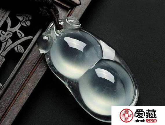 什么是冰種翡翠 冰種翡翠的價(jià)格貴嗎