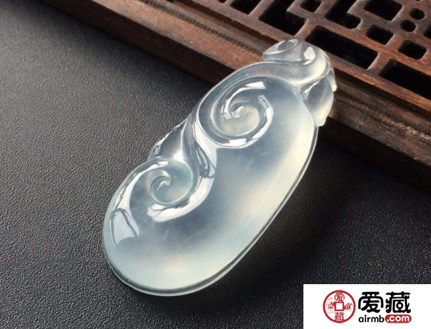 什么是冰種翡翠 冰種翡翠的價(jià)格貴嗎