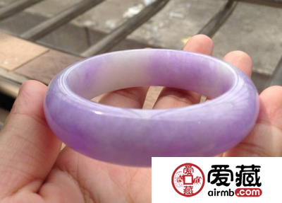 淡紫色翡翠手镯如何挑选 淡紫色翡翠手镯好吗