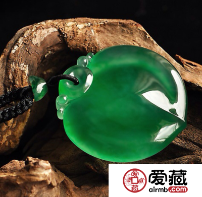 帝王绿翡翠到底有多绿艳多珍贵 看了你就知道了