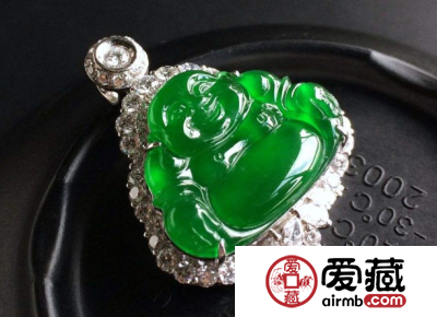 如何鉴定帝王绿翡翠 帝王绿翡翠的价值