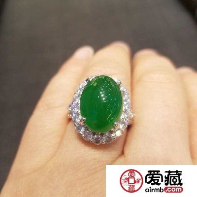 如何挑选帝王绿翡翠 帝王绿的选购技巧