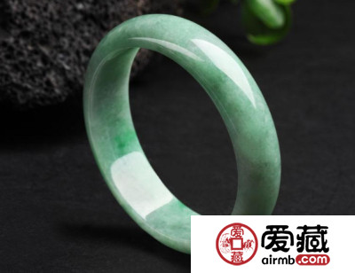 豆种翡翠的价格如何 豆种翡翠又该怎么挑选