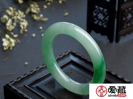 翡翠辨别七字口诀 翡翠鉴别方法