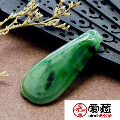 翡翠的黑点、黑丝和黑块 翡翠有黑点