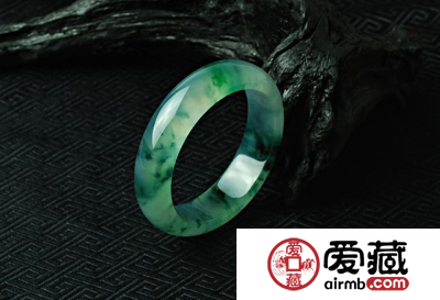 翡翠的翠性如何来区分 怎么看翡翠的翠性