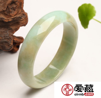 翡翠的翡色指的是什么_翡翠的翡色