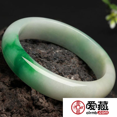 翡翠的分类有哪些_冰种翡翠和冰糯种翡翠的区别是什么