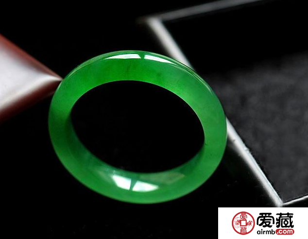 翡翠的绿色会越长越大吗 翡翠戴久了会变色吗
